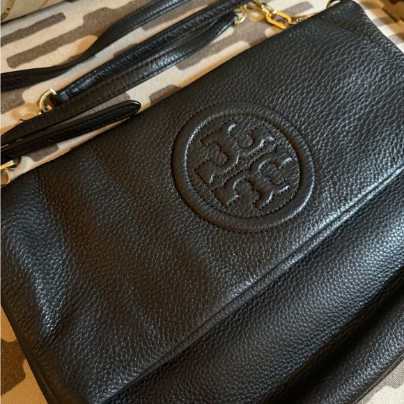 Tory Burch Black Pebbled Leather Crossbody Bag with Gold Hardware - Picture 2 of 16